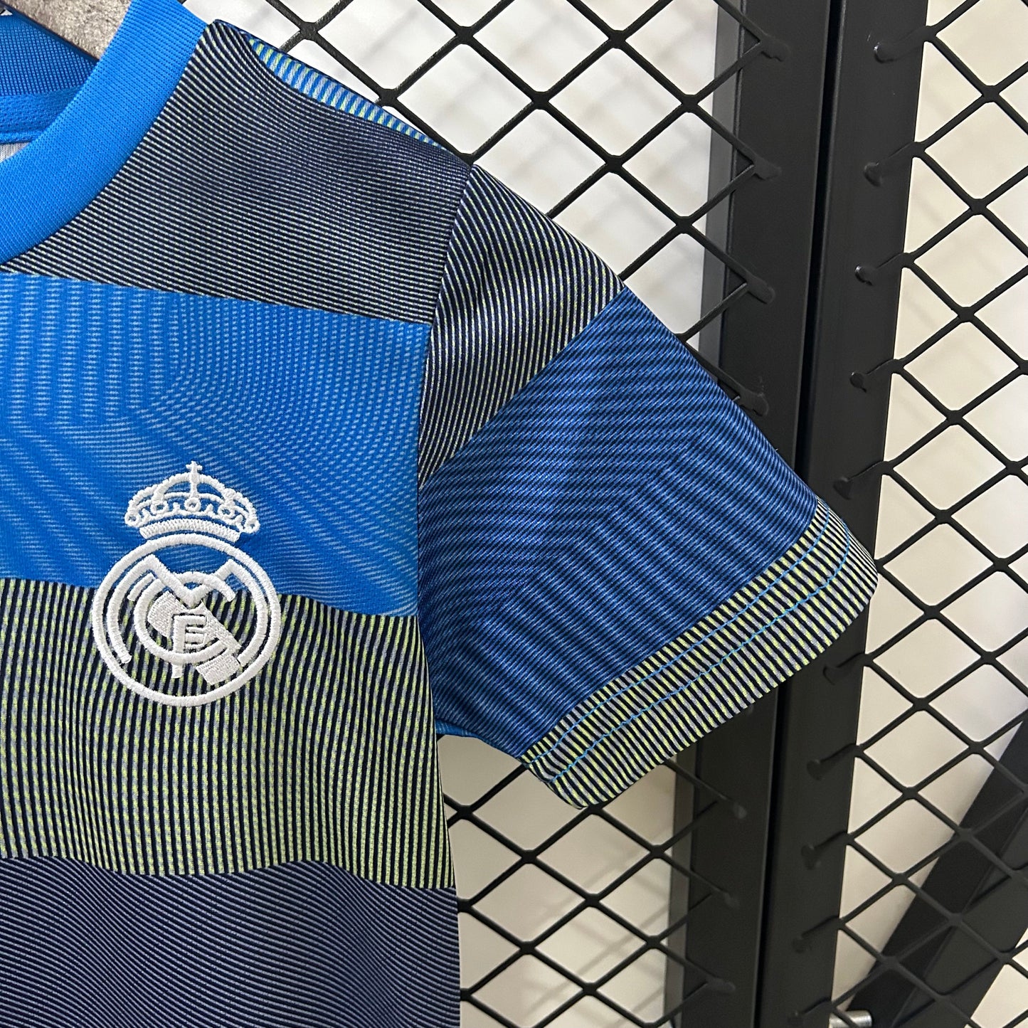 Kit Criança Real Madrid CF 2025-26 Edição Especial