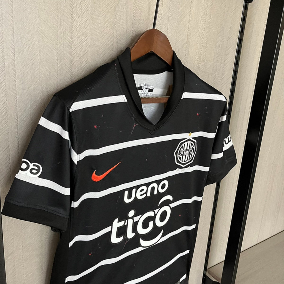 Camisola Olimpia Asuncion 2025-26 Alternativa Preta Versão Adepto