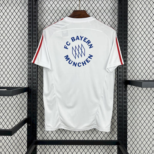 Camisola FC Bayern 2025-26 Edição Especial Versão Adepto