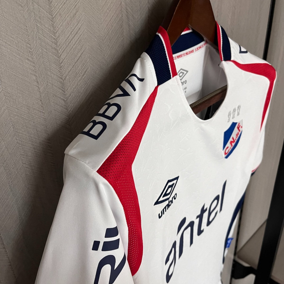 Camisola Club Nacional de Football 2025-26 Principal Versão Adepto