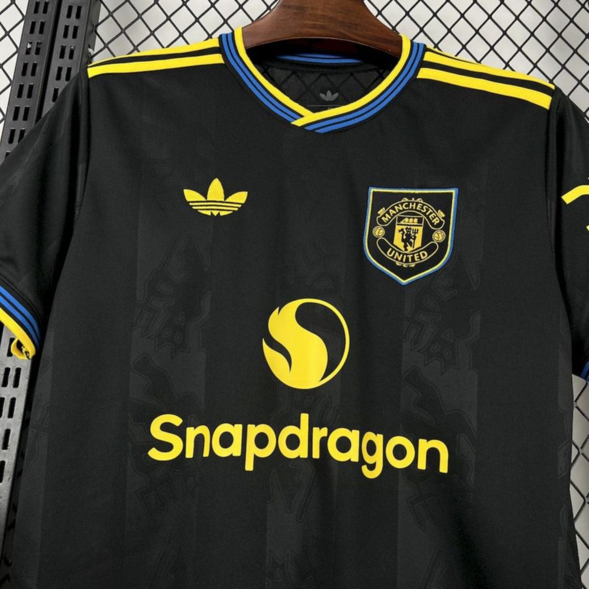 Camisola M-United 2025-26 Alternativa Preta Versão Adepto