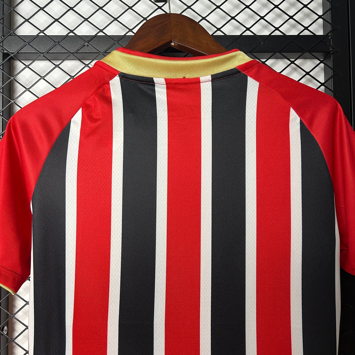 Camisola São Paulo FC 2025-26 Alternativa Riscas Lisa Versão Mulher