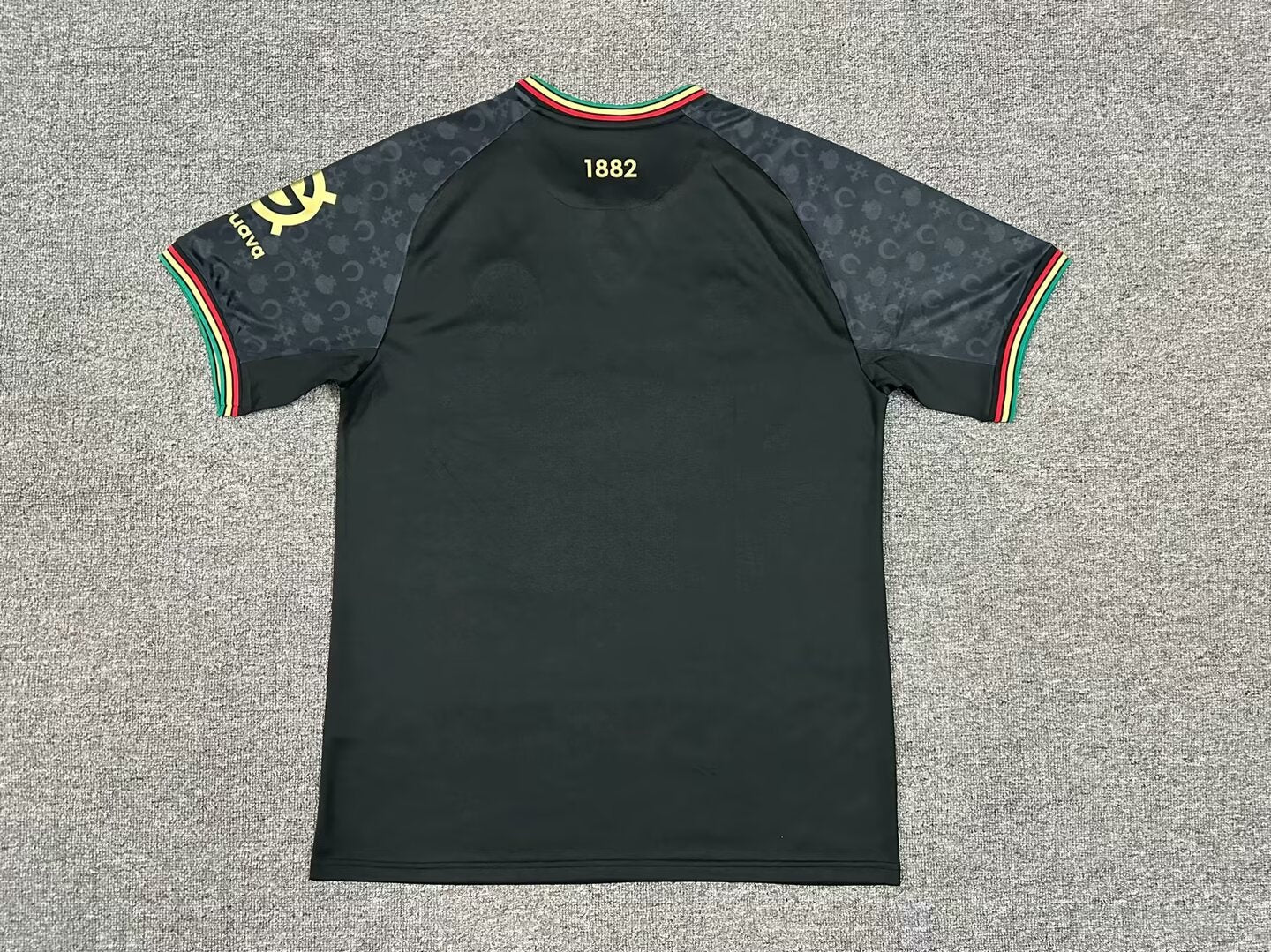 Camisola QPR 2024-25 Alternativa Preta Versão Adepto