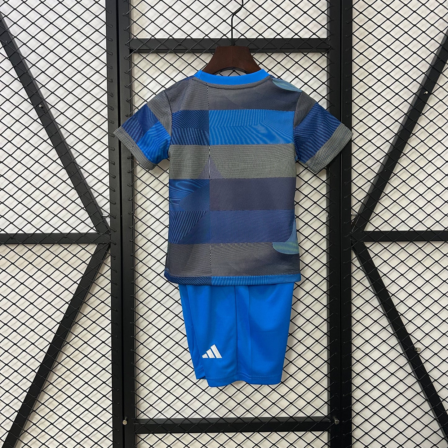 Kit Criança Real Madrid CF 2025-26 Edição Especial