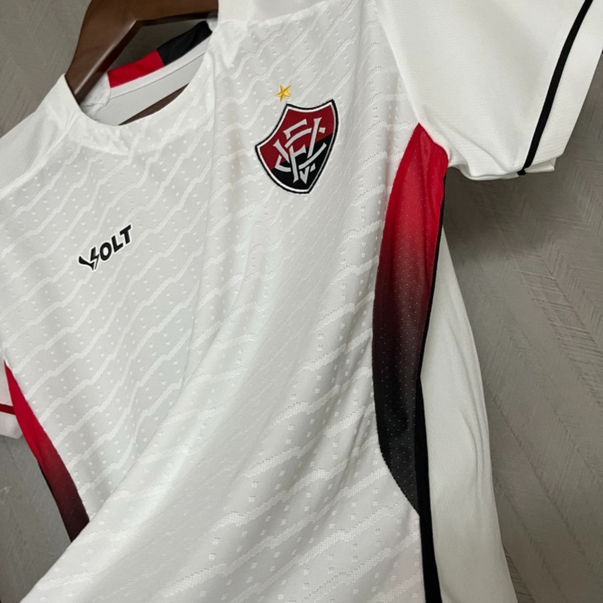 Camisola EC Vitoria 2025-26 Alternativa Branca Lisa Versão Mulher