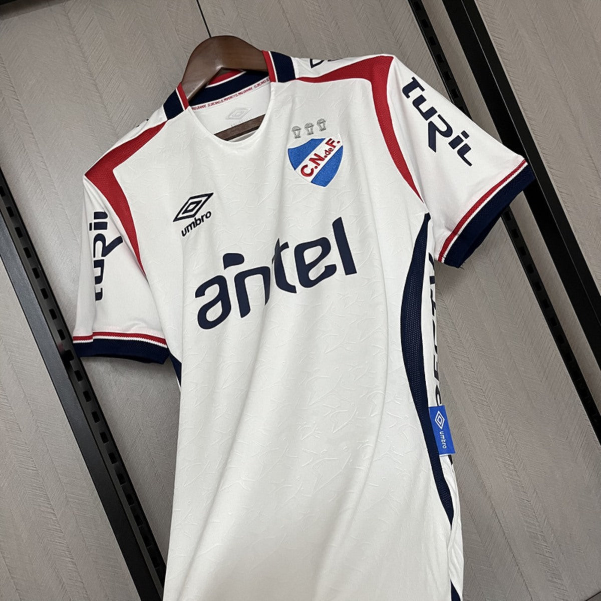 Camisola Club Nacional de Football 2025-26 Principal Versão Adepto