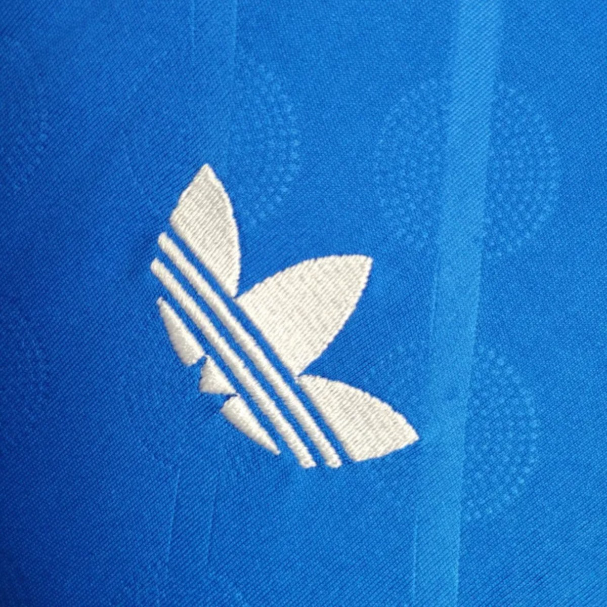 Camisola Real Madrid CF 2025-26 Alternativa Azul Versão Mulher