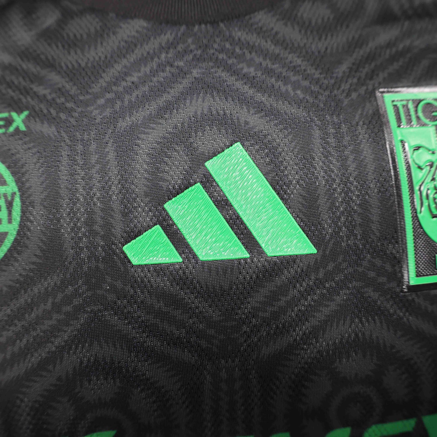 Camisola Tigres UANL 2025-26 Alternativa Preta Versão Jogador