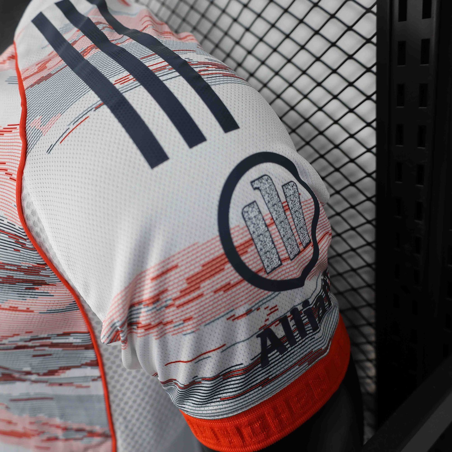 Camisola FC Bayern 2025-26 Alternativa Creme Versão Jogador