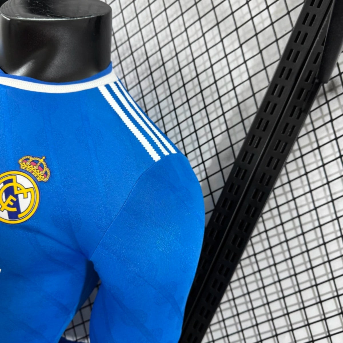 Camisola Manga Comprida Real Madrid CF 2025-26 Alternativa Azul Versão Jogador