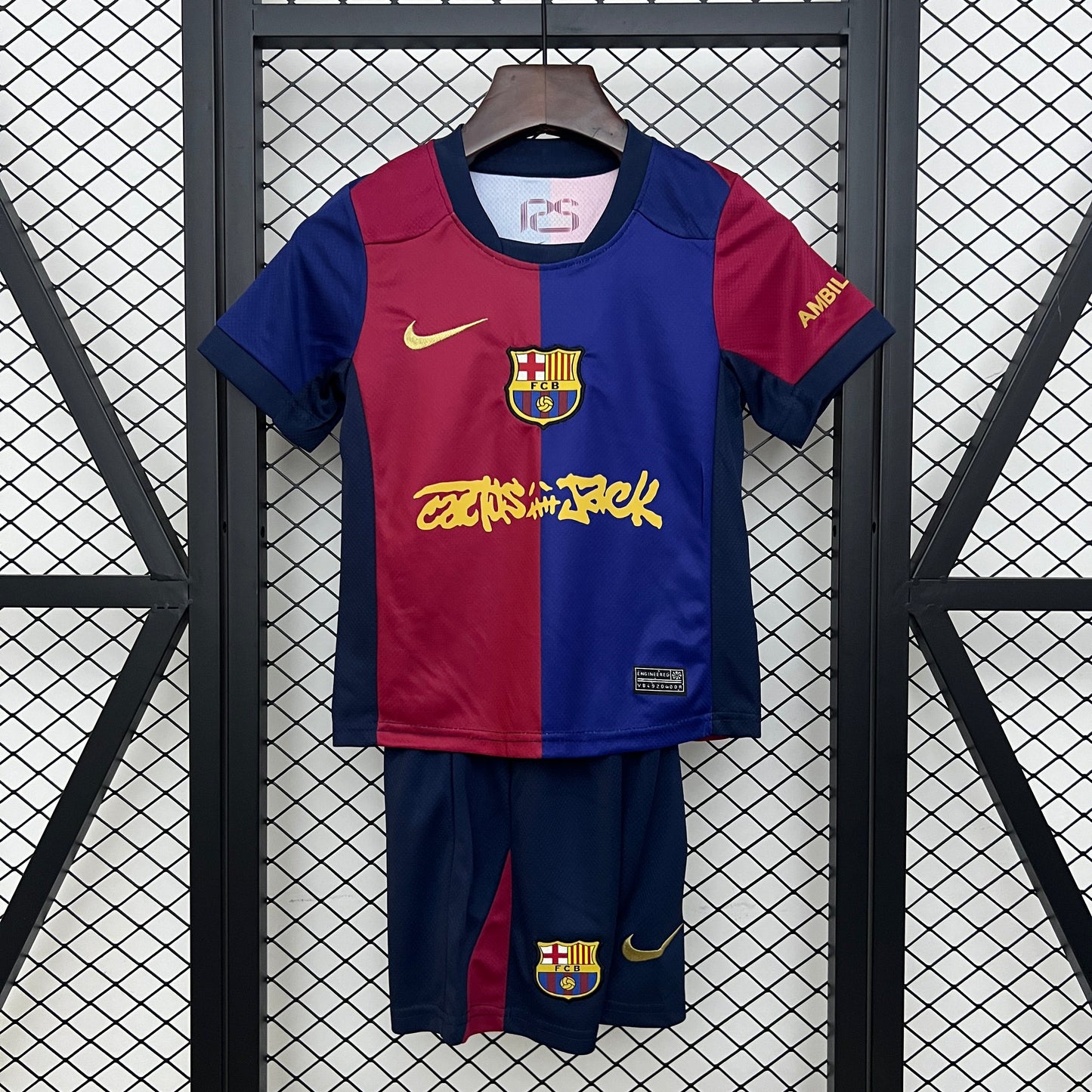 Kit Criança FC Barcelona 2025-26 Edição Travis Scott