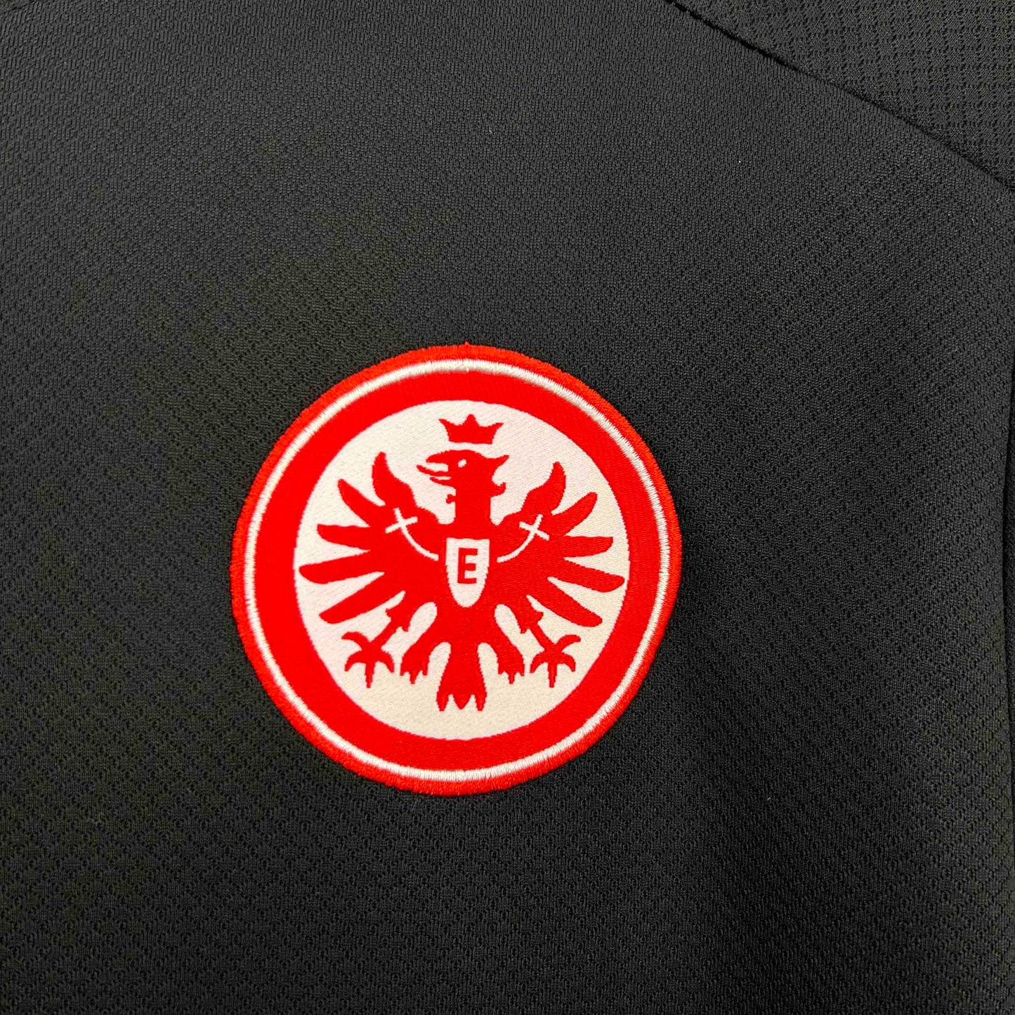 Camisola SG Eintracht Frankfurt 2024-25 Alternativa Preta Versão Adepto
