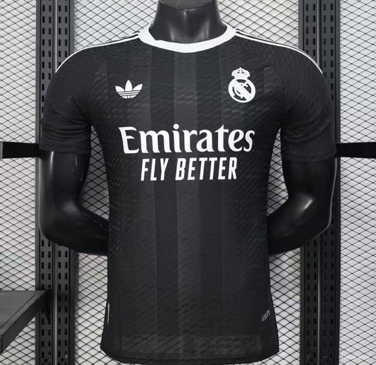 Camisola Real Madrid CF 2025-26 Guarda-Redes Versão Jogador