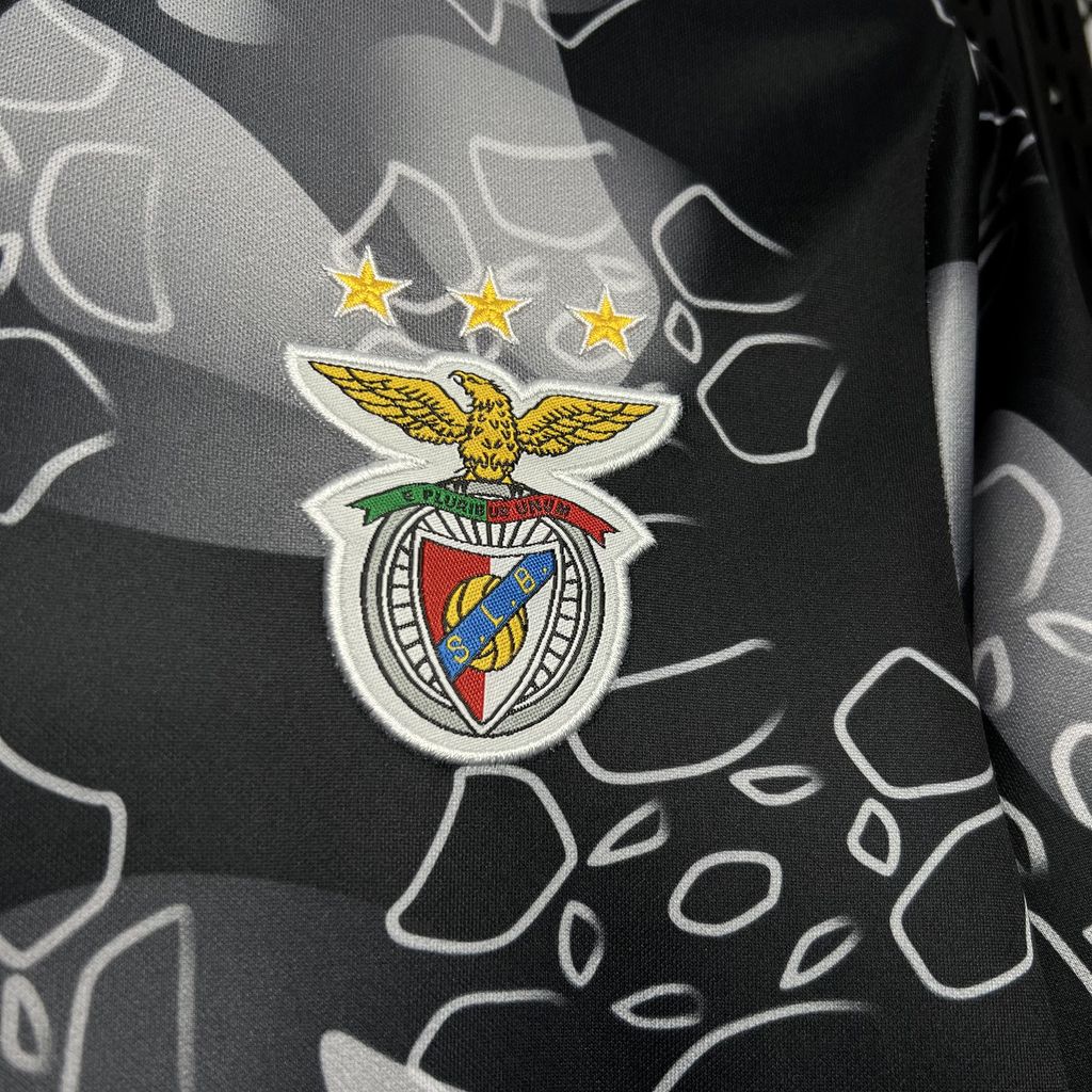 Camisola SLB 2024-25 Pre-Match Versão Adepto (Entrega Imediata)