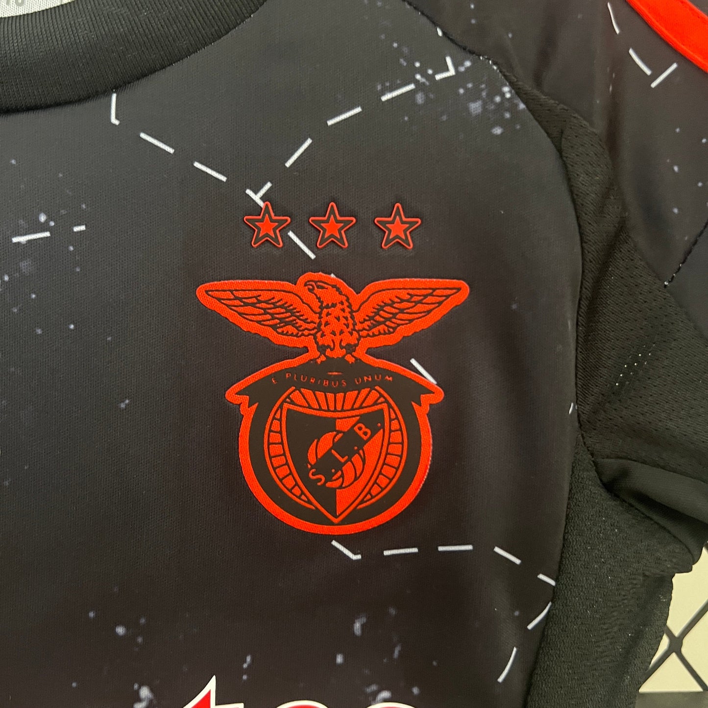 Kit Criança SLB 2024-25 Alternativo Preto (Entrega Imediata)