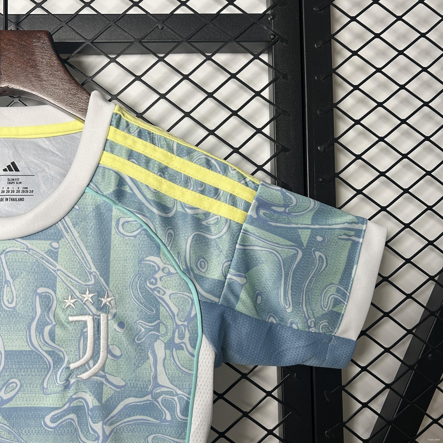 Kit Criança Juventus FC 2025-26 Alternativo