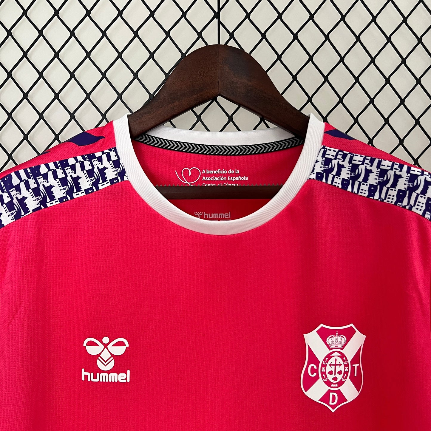Camisola CD Tenerife 2024-25 Alternativa Vermelha Versão Adepto
