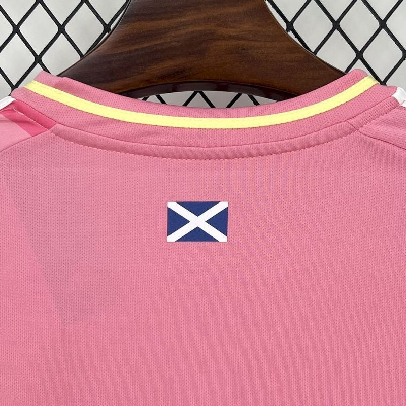 Camisola Escocia 2025 Alternativa Rosa Versão Adepto