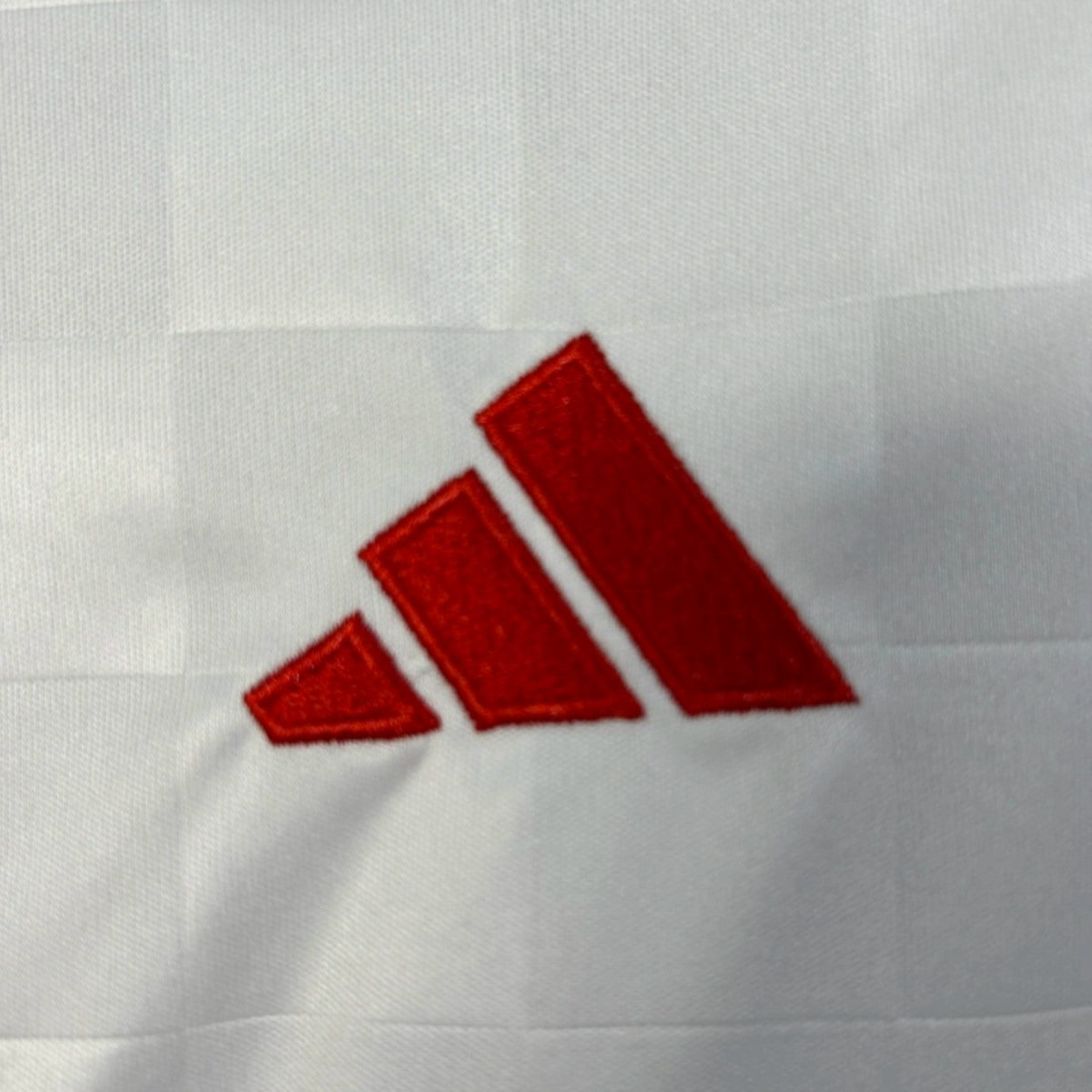 Kit Criança SLB 2025-26 Alternativo Branco (Entrega Imediata)