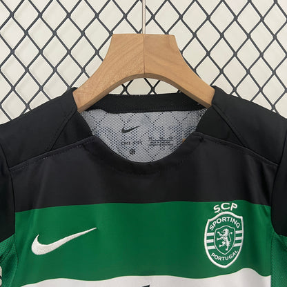 Kit Criança SCP 2024-25 Principal C/ Patch Campeão - GYOKERES 9 (Entrega Imediata)