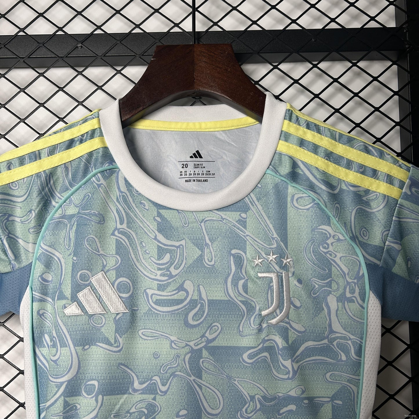 Kit Criança Juventus FC 2025-26 Alternativo