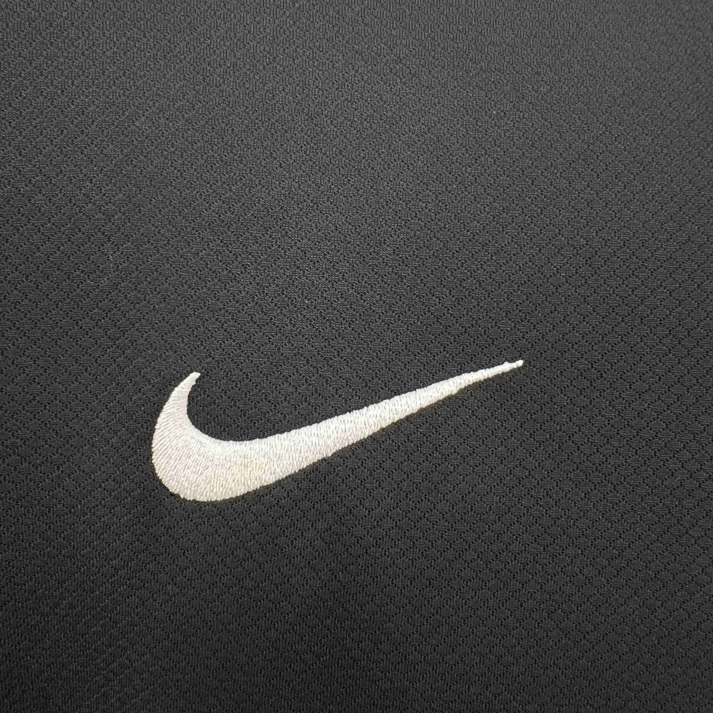 Camisola SG Eintracht Frankfurt 2024-25 Alternativa Preta Versão Adepto