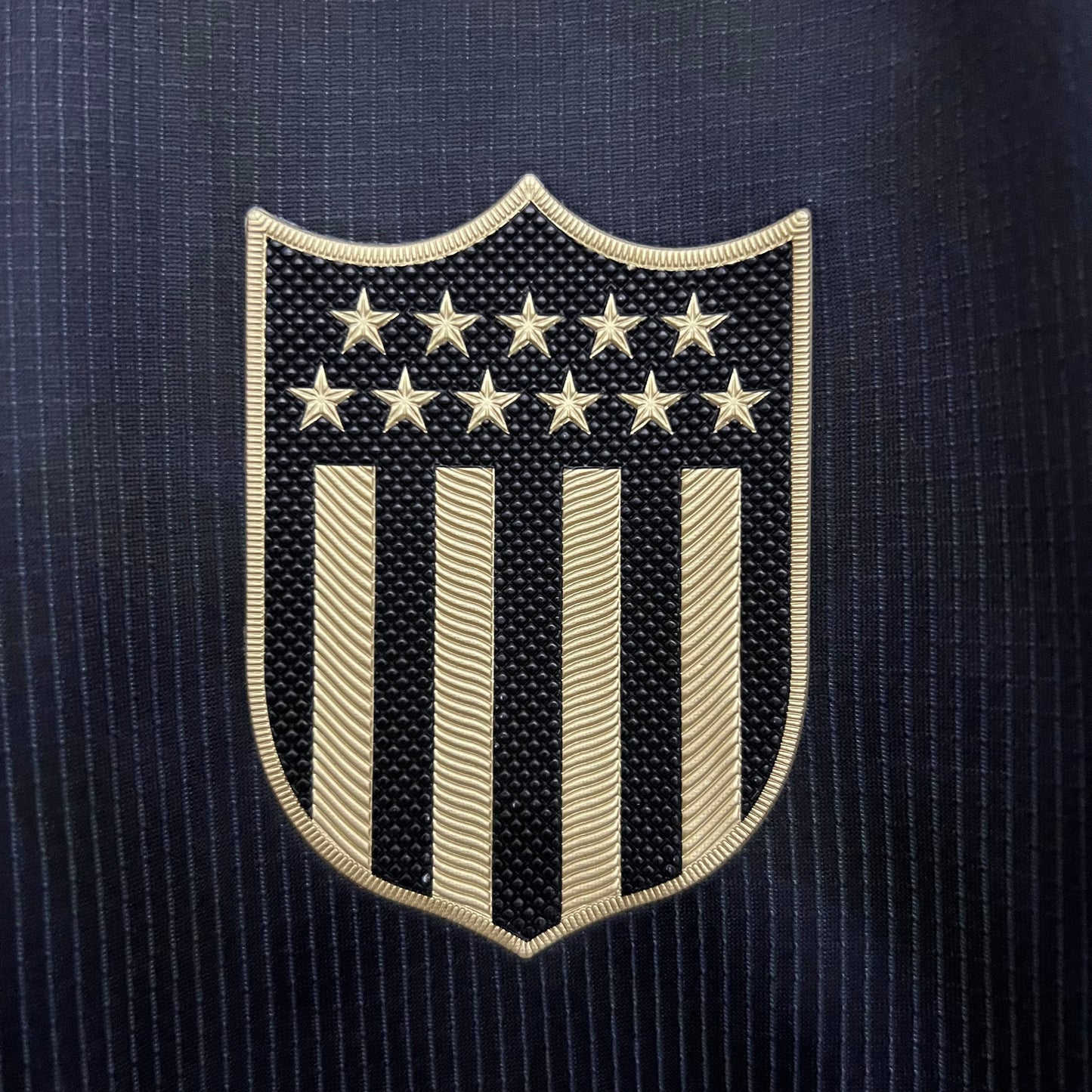 Camisola CA Penarol 2025-26 Alternativa Preta Versão Adepto