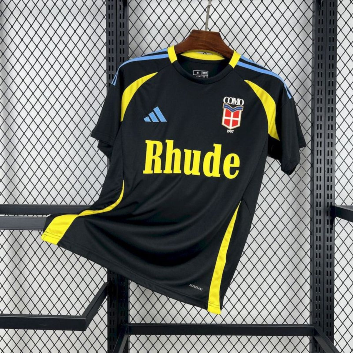 Camisola Como 1907 2025-26 Alternativa Preta/Amarela Versão Adepto