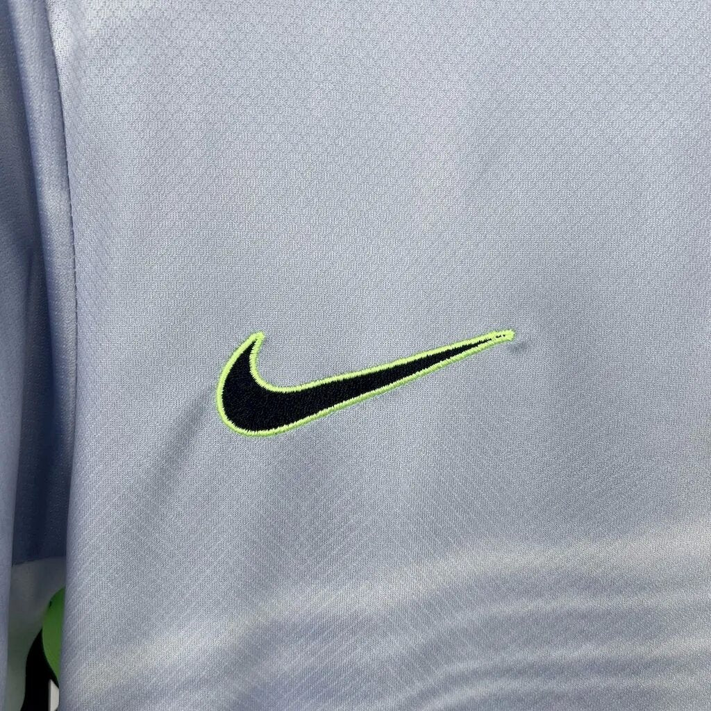 Camisola VfL Wolfsburg 2025-26 Alternativa Cinzenta Versão Adepto