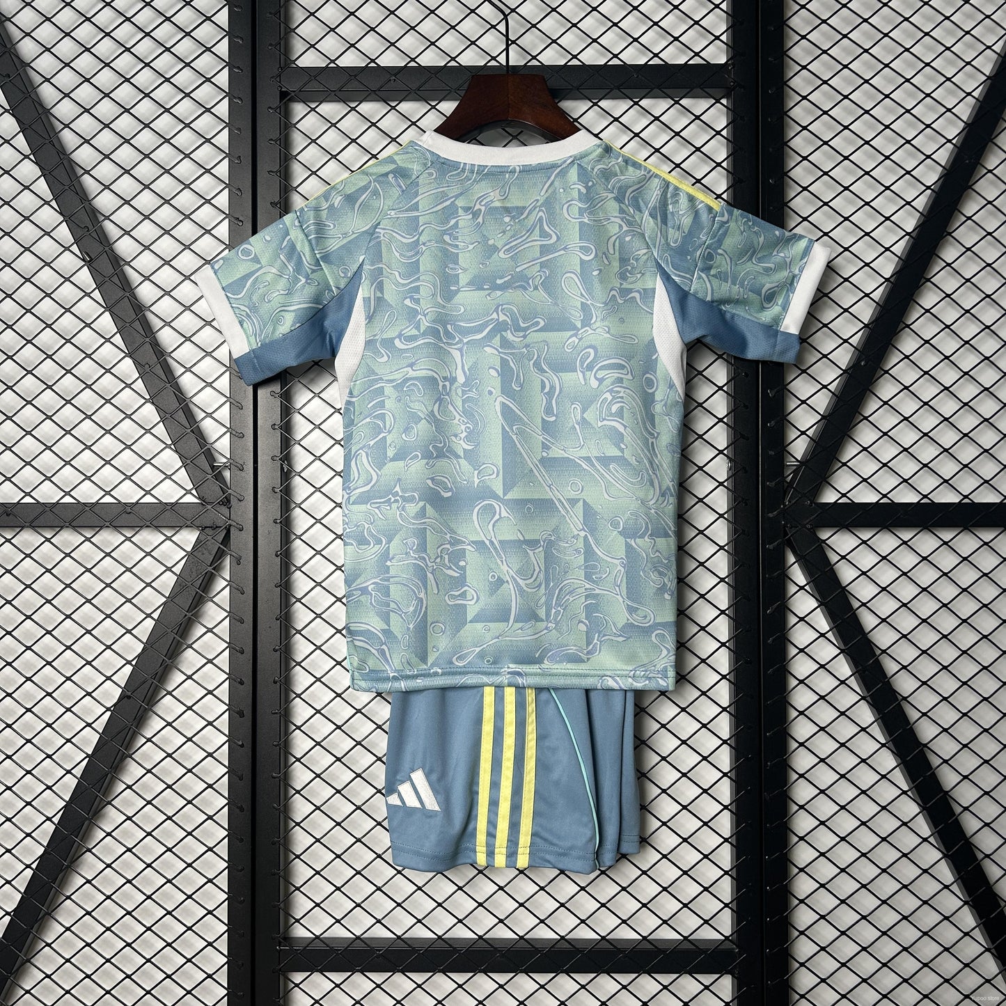 Kit Criança Juventus FC 2025-26 Alternativo