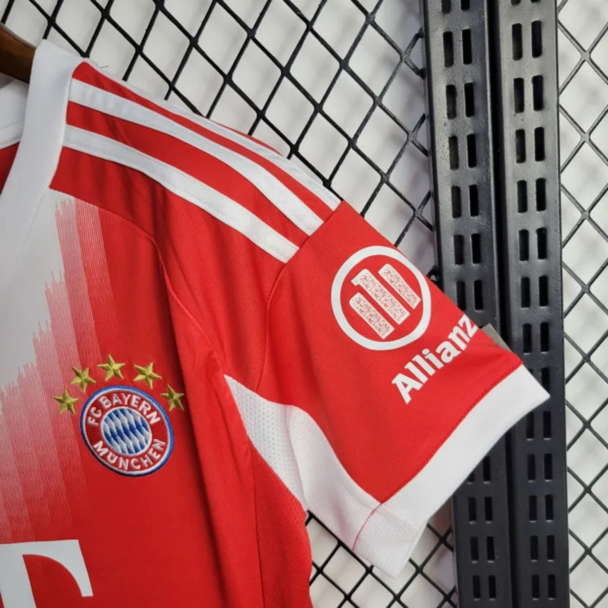 Camisola FC Bayern Munique 2025-26 Principal Versão Mulher