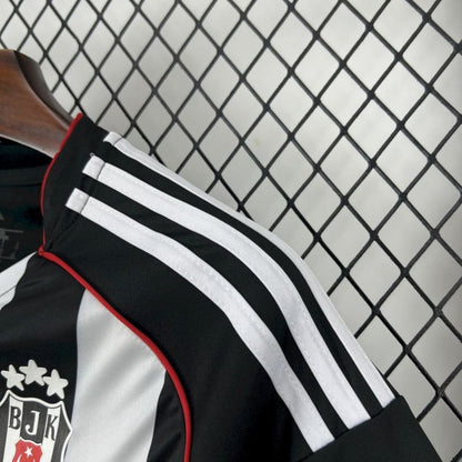 Camisola Besiktas JK 2025-26 Alternativa Preta Versão Adepto