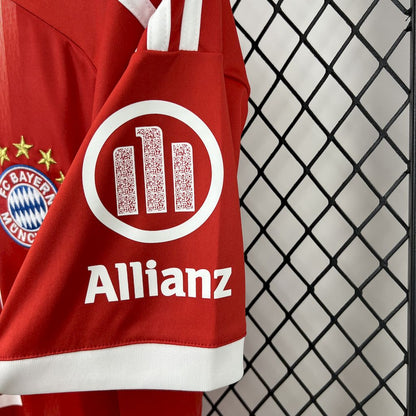 Camisola FC Bayern Munique 2025-26 Principal Versão Adepto OLISE #17