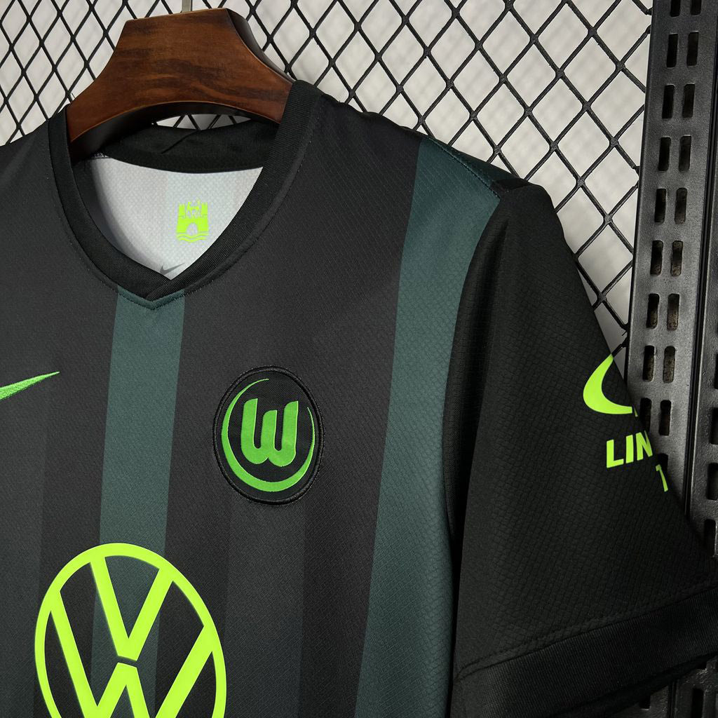Camisola VfL Wolfsburg 2024-25 Alternativa Preta Versão Adepto