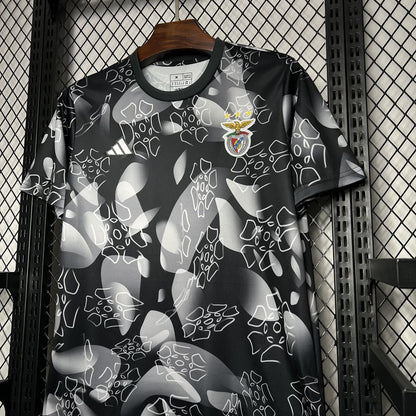 Camisola SLB 2024-25 Pre-Match Versão Adepto (Entrega Imediata)