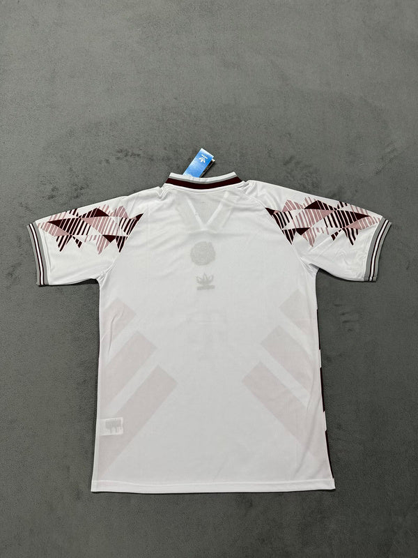 Camisola FC Bayern 2025-26 Edição Especial Versão Adepto