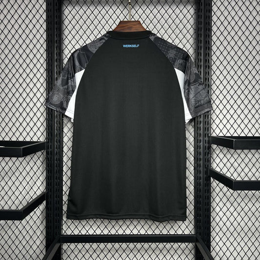 Camisola Bayer 04 Leverkusen 2024-25 Alternativa Preta Versão Adepto