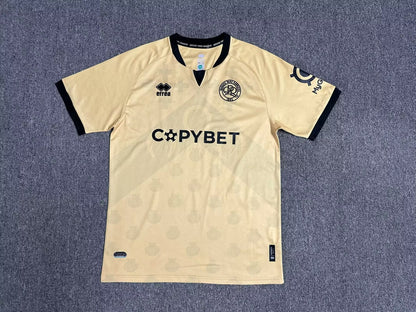 Camisola QPR 2024-25 Alternativa Amerela Versão Adepto
