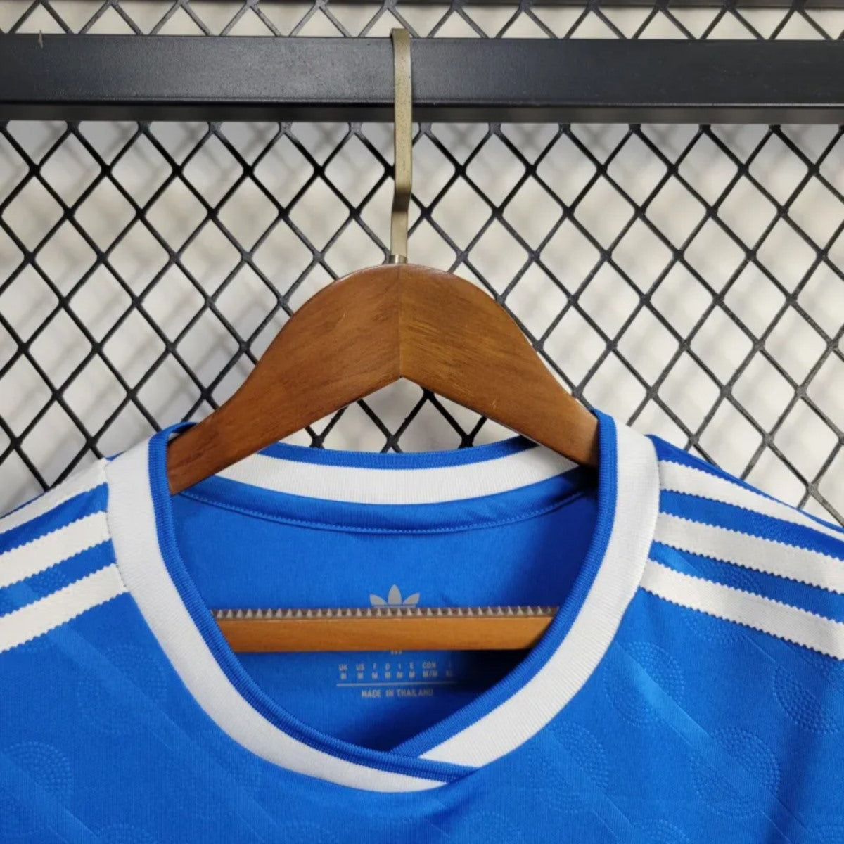 Camisola Real Madrid CF 2025-26 Alternativa Azul Versão Mulher