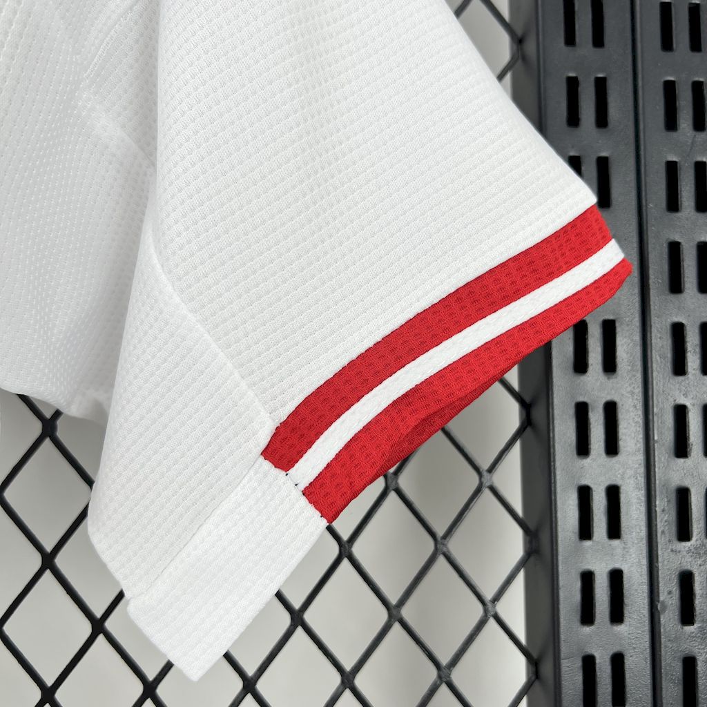 Camisola Besiktas JK 2025-26 Alternativa Branca Versão Adepto
