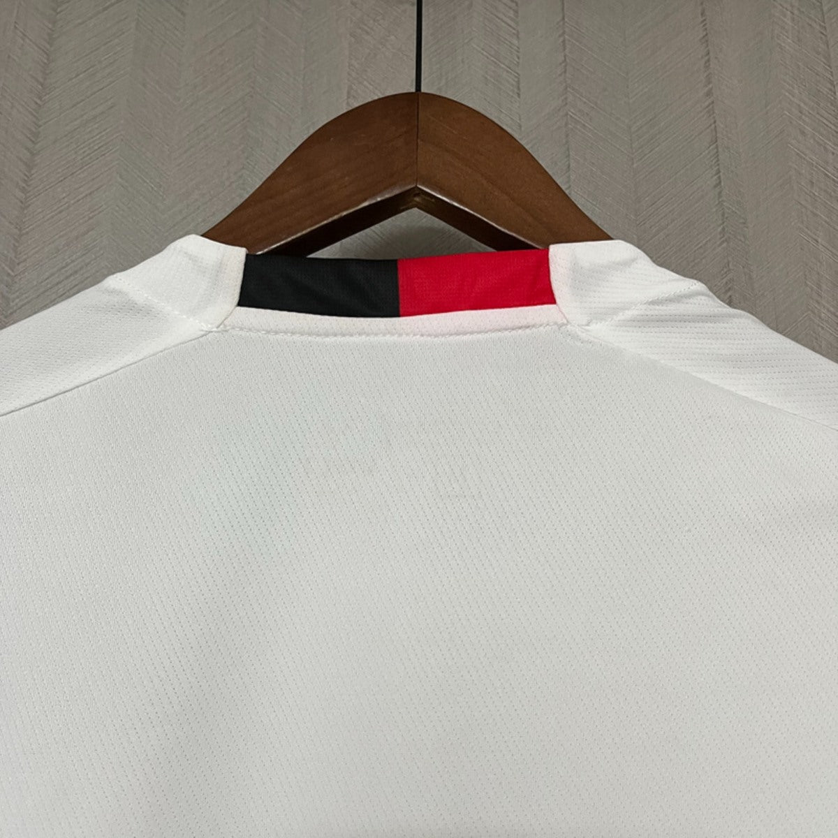 Camisola EC Vitoria 2025-26 Alternativa Branca Lisa Versão Mulher