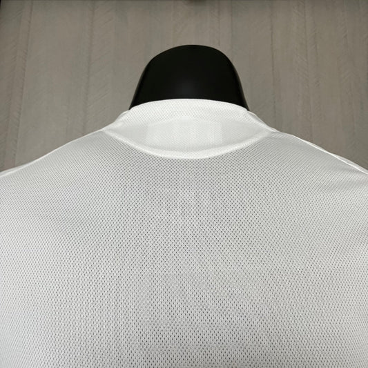 Camisola Real Madrid CF 2025-26 Principal Versão Adepto Jogador