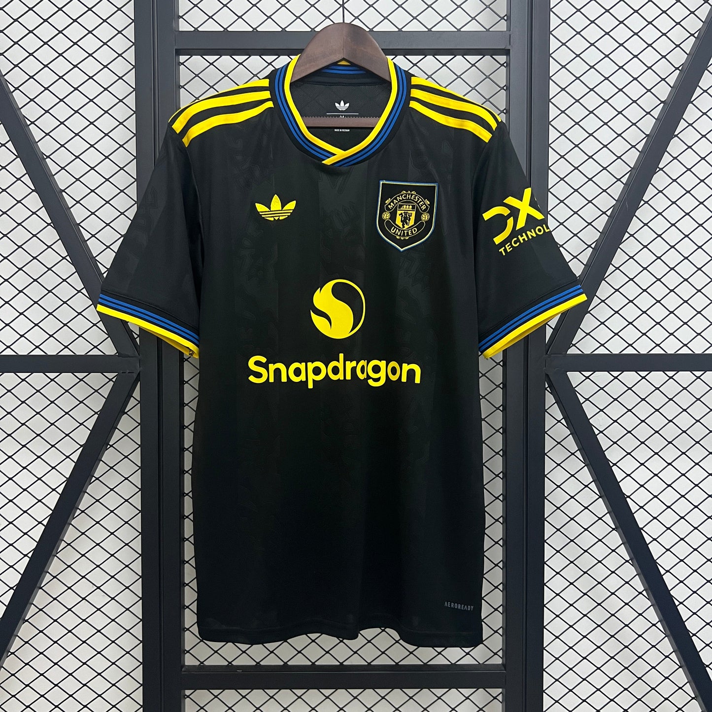 Camisola M-United 2025-26 Alternativa Preta Versão Adepto