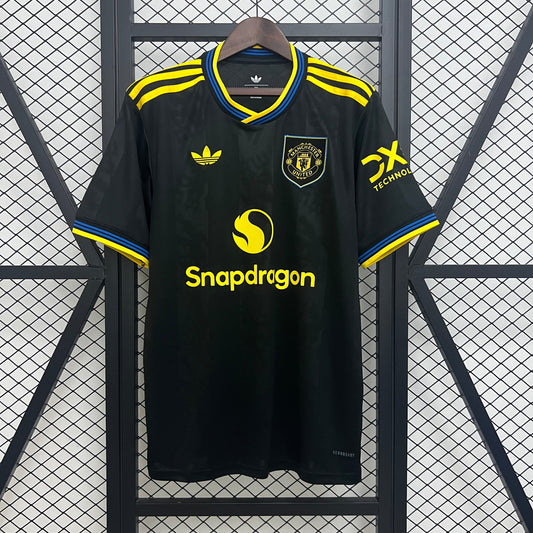 Camisola M-United 2025-26 Alternativa Preta Versão Adepto