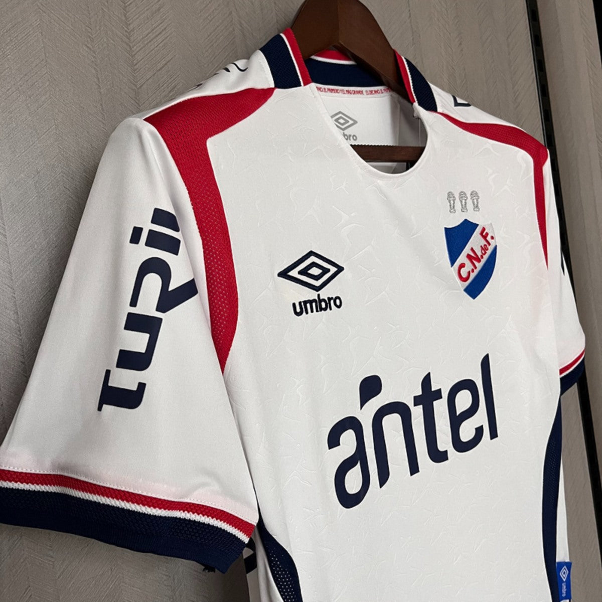 Camisola Club Nacional de Football 2025-26 Principal Versão Adepto